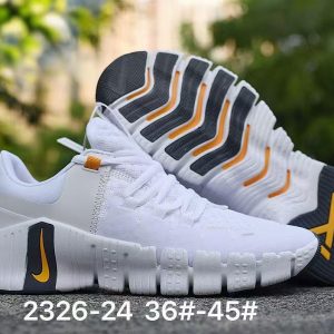 White sundial Nike Free Metcon 5