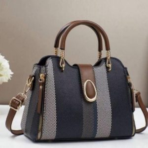 Buckle handbag